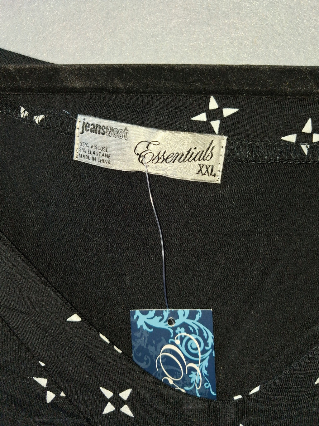 Jeanswest Essentials V-Neck Top - Black & White Star Print XXL - Image 2